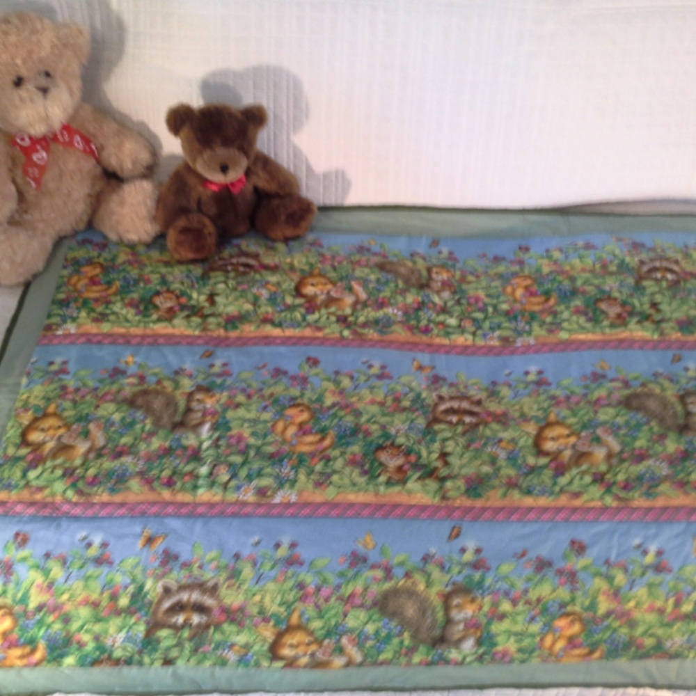 HAND CRAFTED. Baby Animal Quilt
